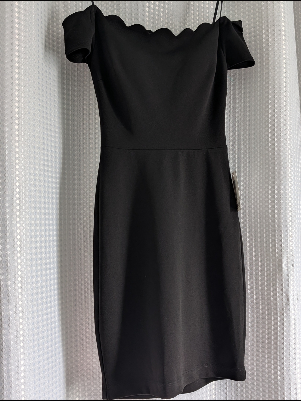 NWT's B Darlin Black Scalloped Off The Shoulder Bodycon Dress Size 1/2(Juniors)